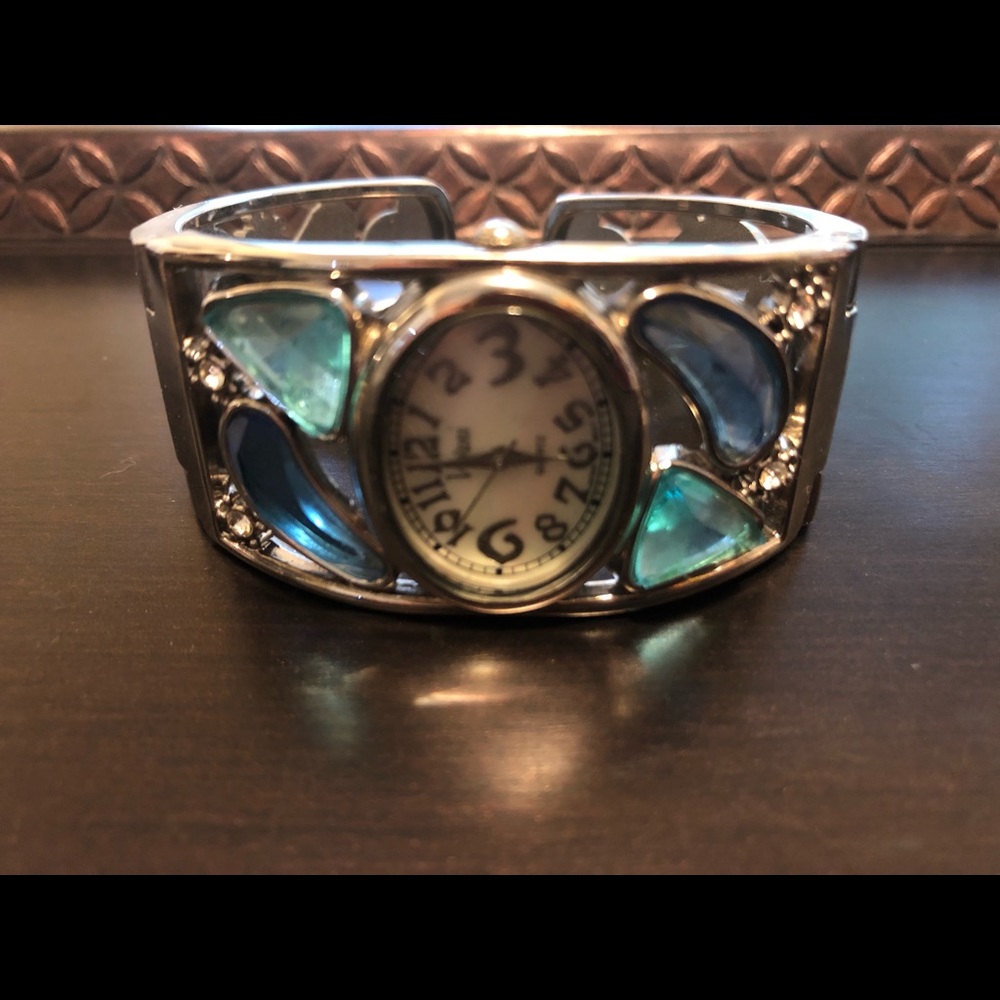Watch - Picture 3 of 8